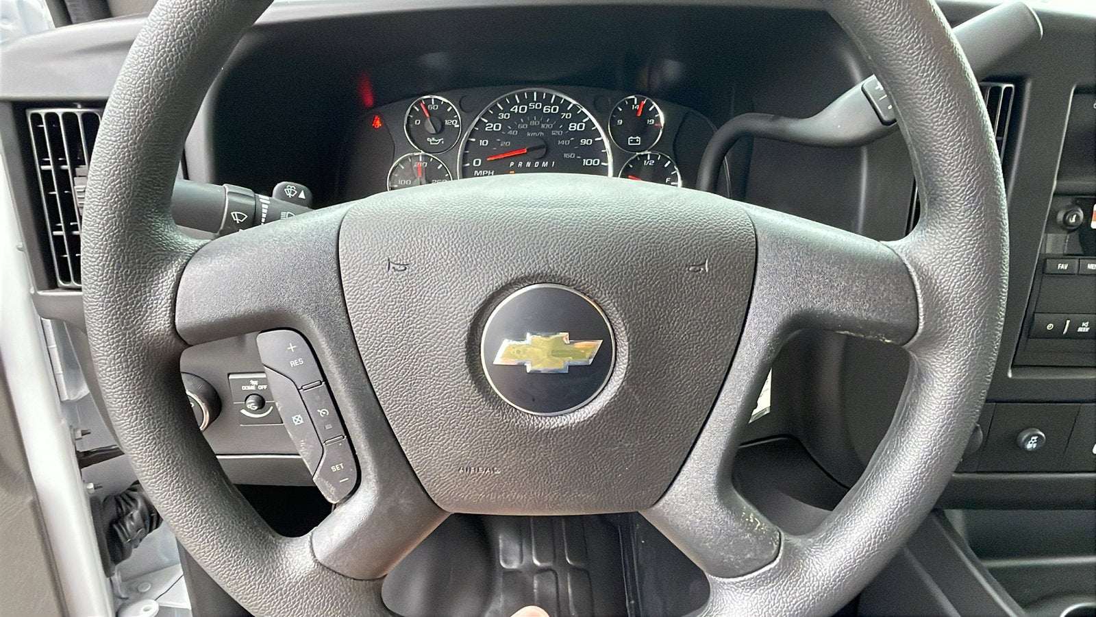 2026 Chevrolet Express Cutaway 3500 1WT