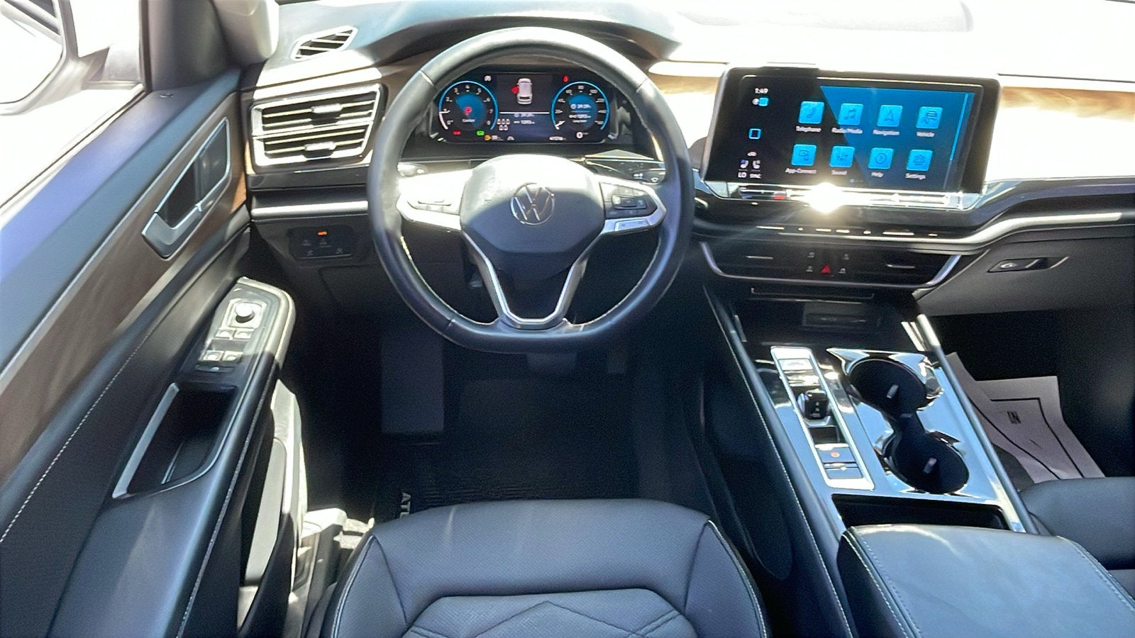 2024 Volkswagen Atlas 2.0T SE w/Technology