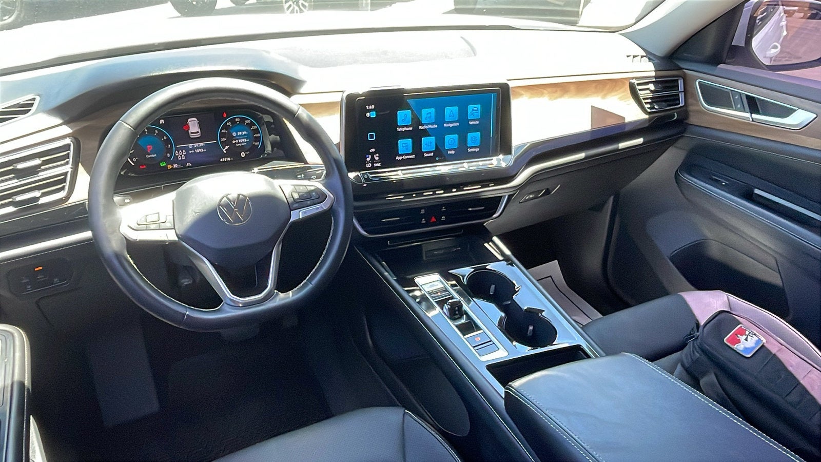 2024 Volkswagen Atlas 2.0T SE w/Technology