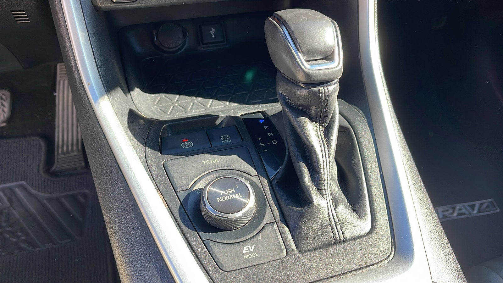 2020 Toyota RAV4 Hybrid XSE