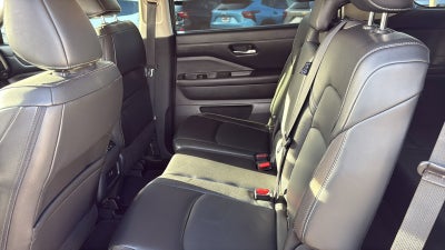 2024 Nissan Pathfinder SL FWD