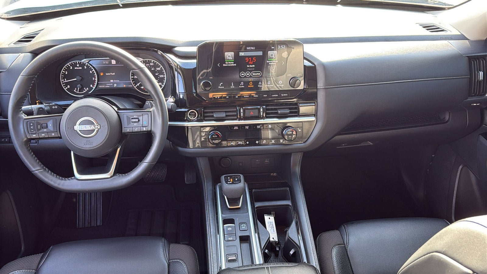 2024 Nissan Pathfinder SL FWD