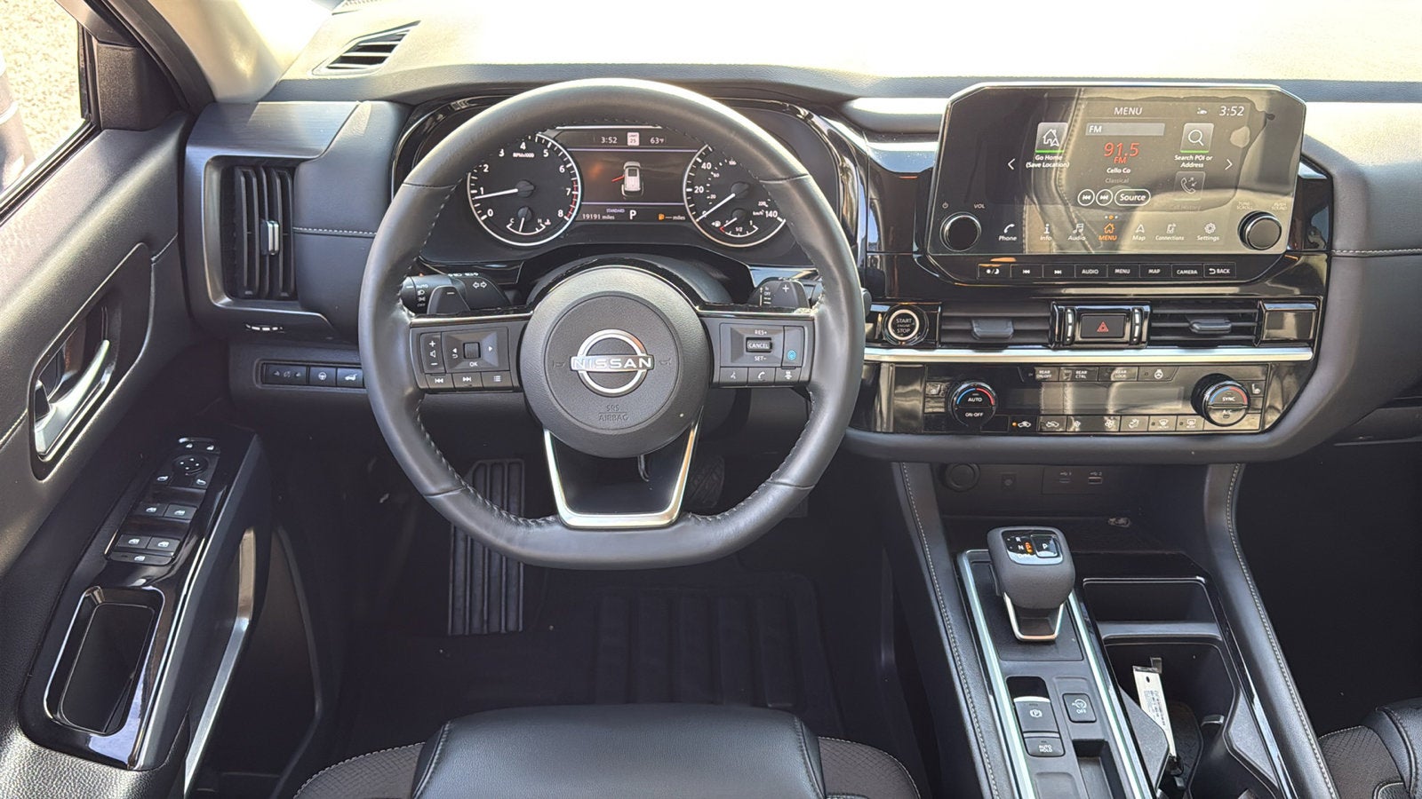 2024 Nissan Pathfinder SL FWD