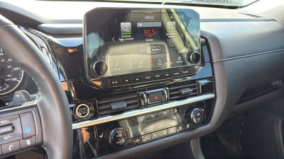 2024 Nissan Pathfinder SL FWD