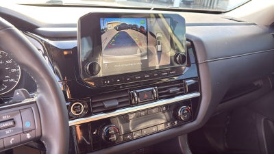 2024 Nissan Pathfinder SL FWD