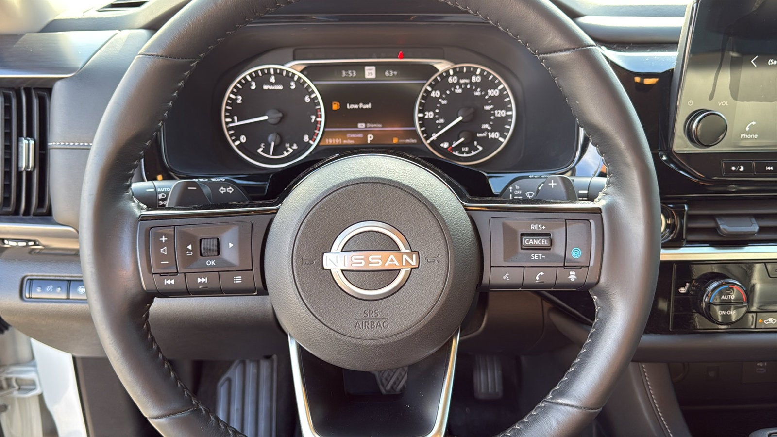 2024 Nissan Pathfinder SL FWD