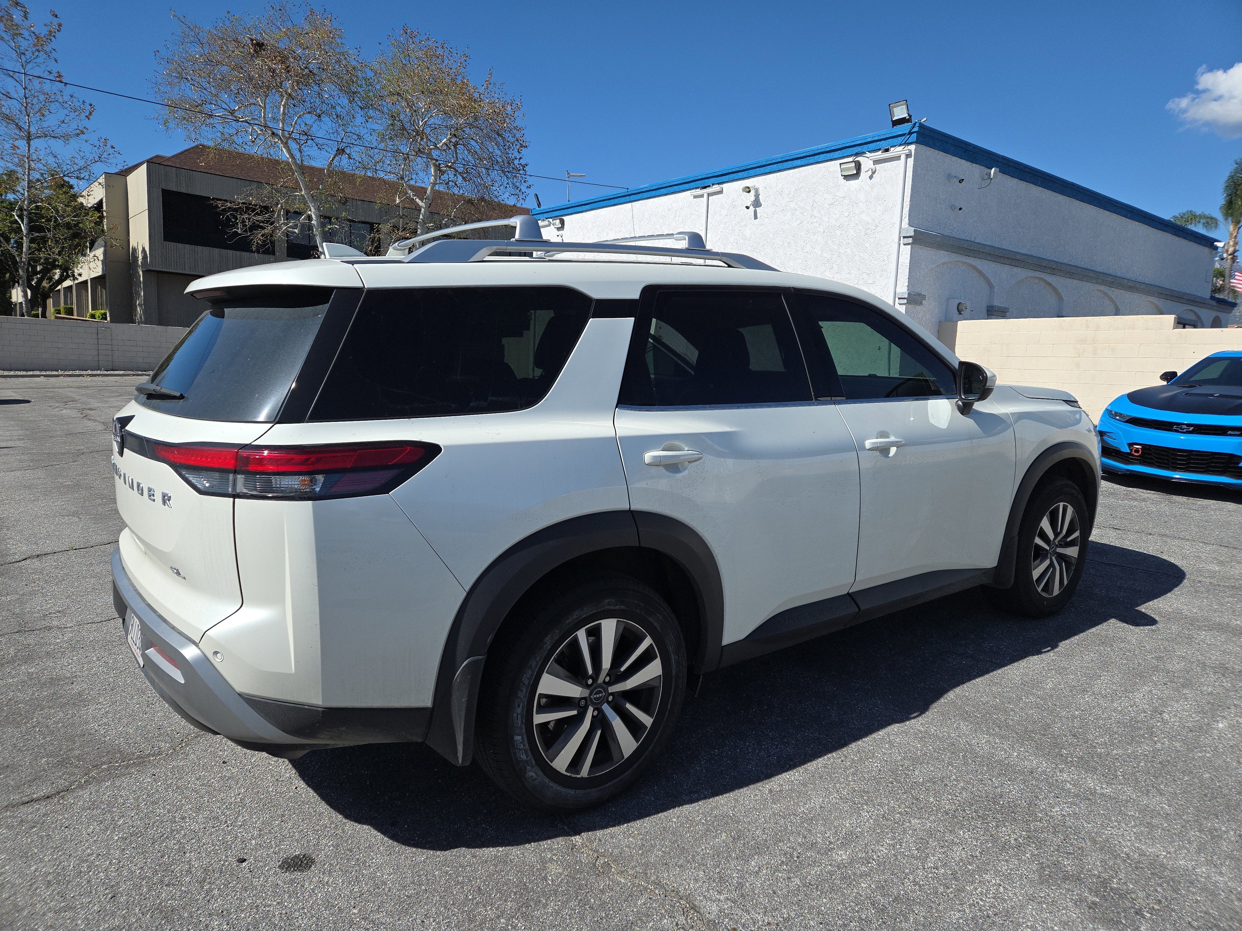 2024 Nissan Pathfinder SL FWD