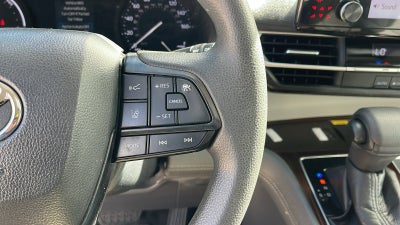 2022 Toyota Sienna LE