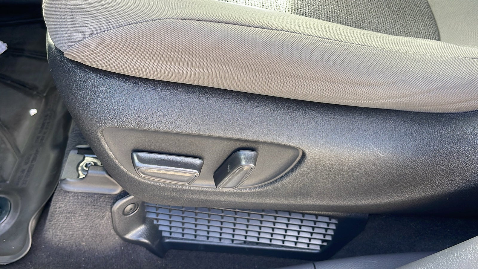 2022 Toyota Sienna LE