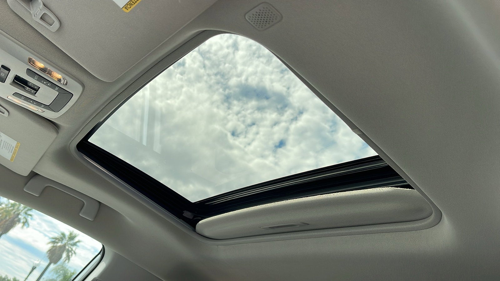 2022 Toyota Sienna LE