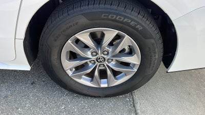 2022 Toyota Sienna LE