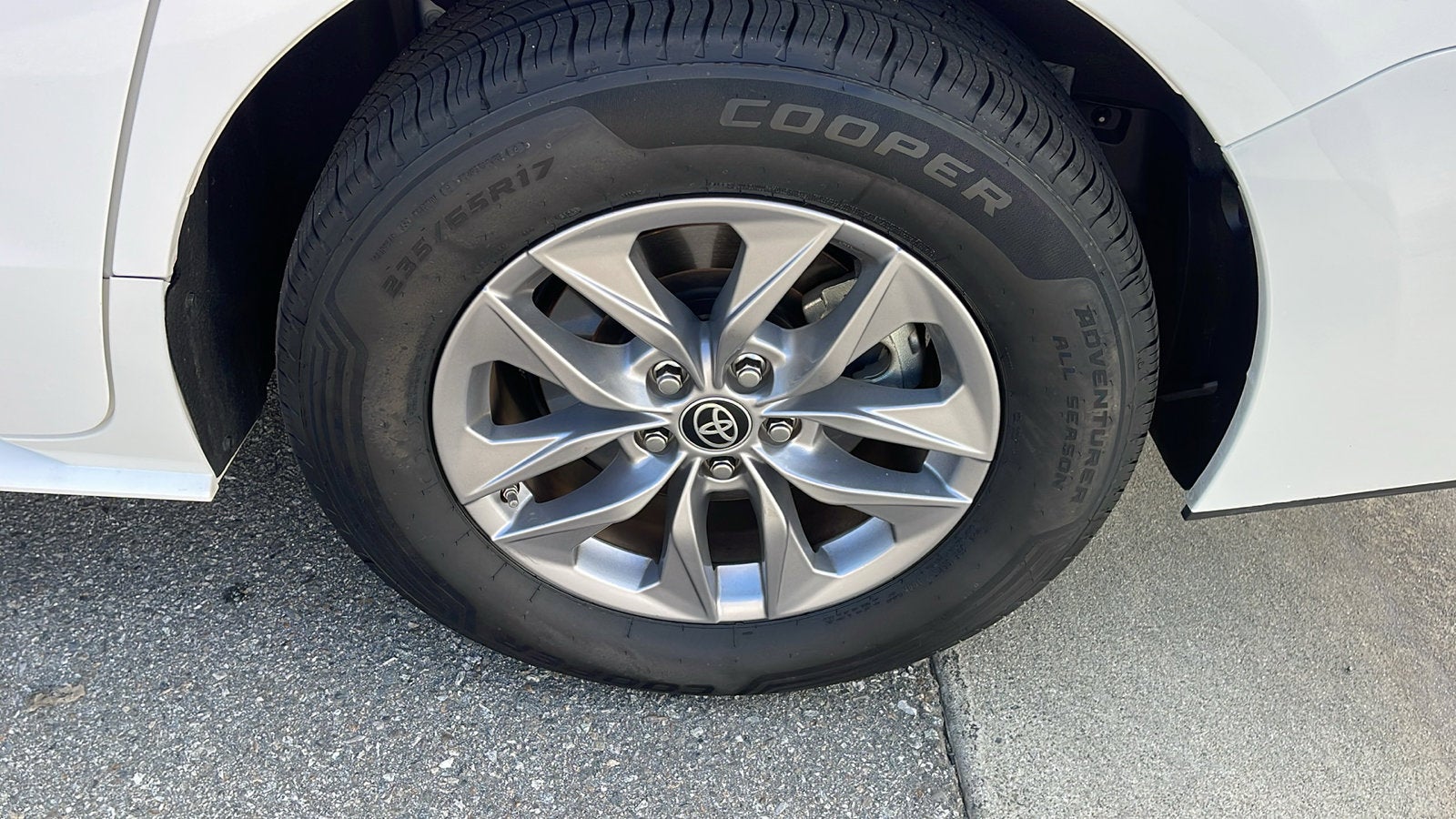 2022 Toyota Sienna LE