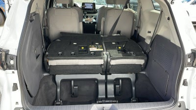 2022 Toyota Sienna LE