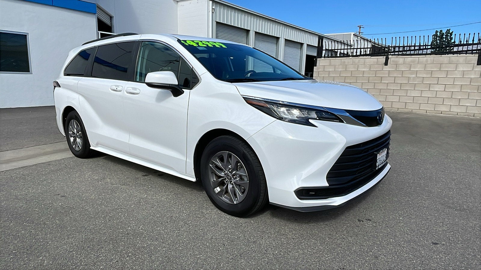 2022 Toyota Sienna LE