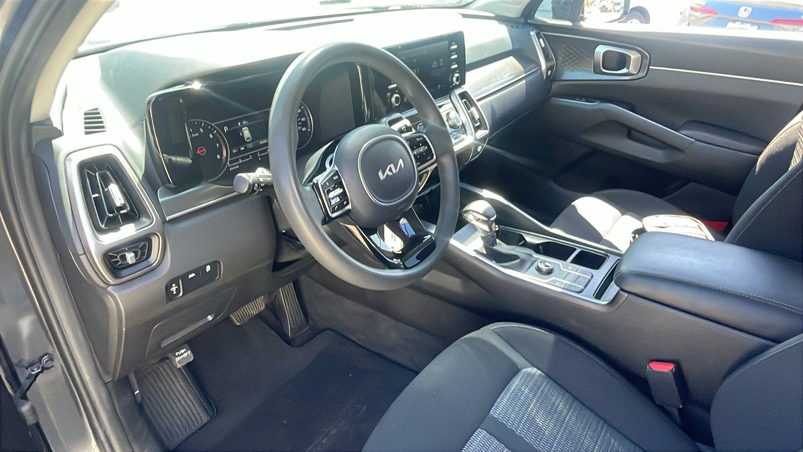 2023 Kia Sorento LX