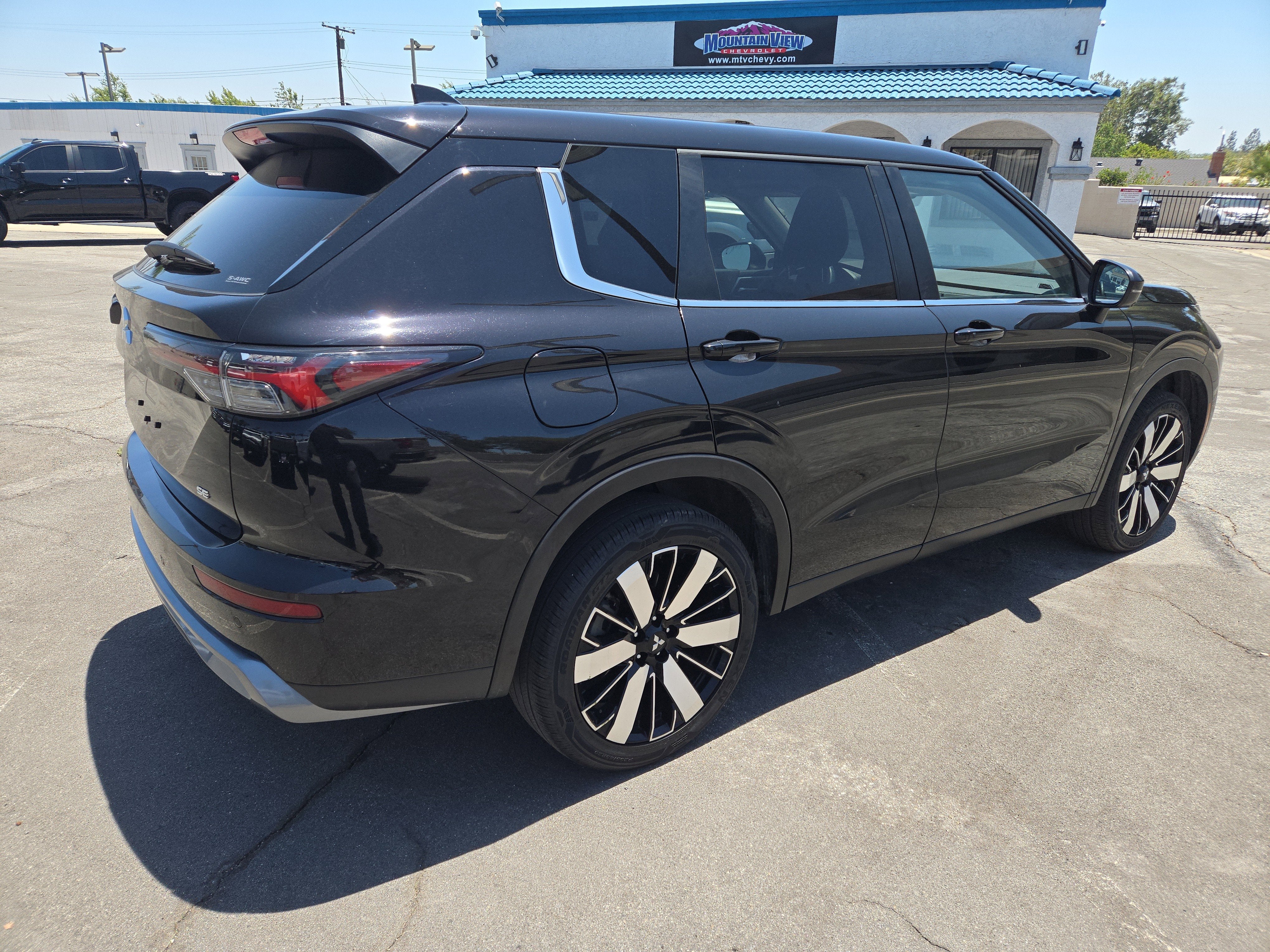 2025 Mitsubishi Outlander SE